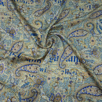Атласная ткань из шелка с рисунком в нежных оттенках